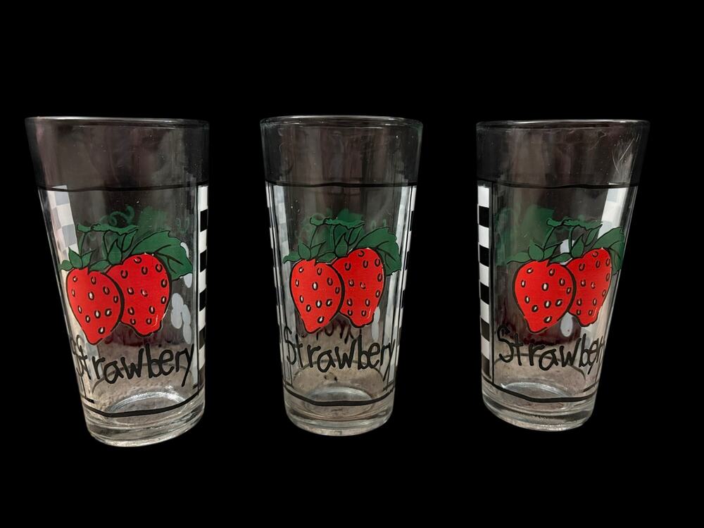 Vintage KIG 3 Glass Set cocktail Tumbler Strawberries & Checkerboard    Kitschy